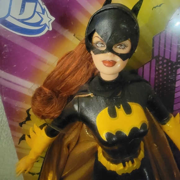 Batgirl Barbie collectable - Picture 2 of 5